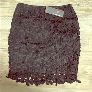 Lookbook store black lace skirt